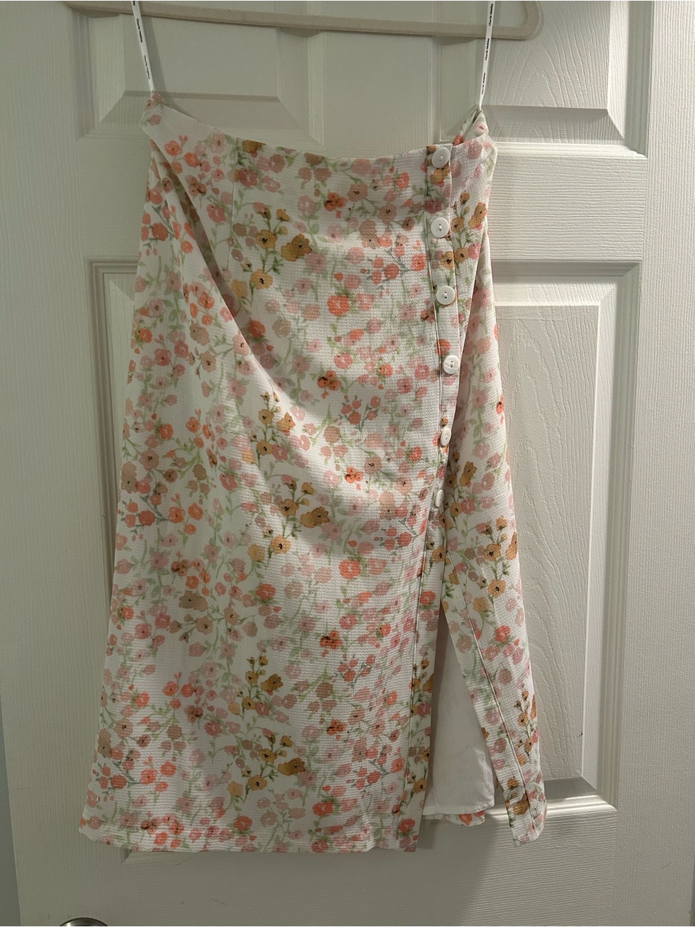 Charlie Holiday Floral Midi Skirt in Peach and Cream